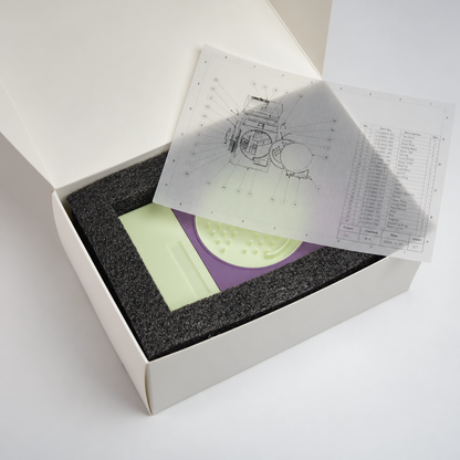 Lucky-Dispensing Tobacco Storage Box