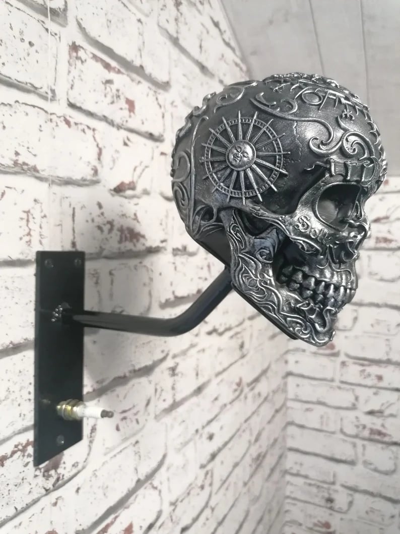 ☠️🏴‍☠️Motorcycle Helmet and Jacket Skull Holder