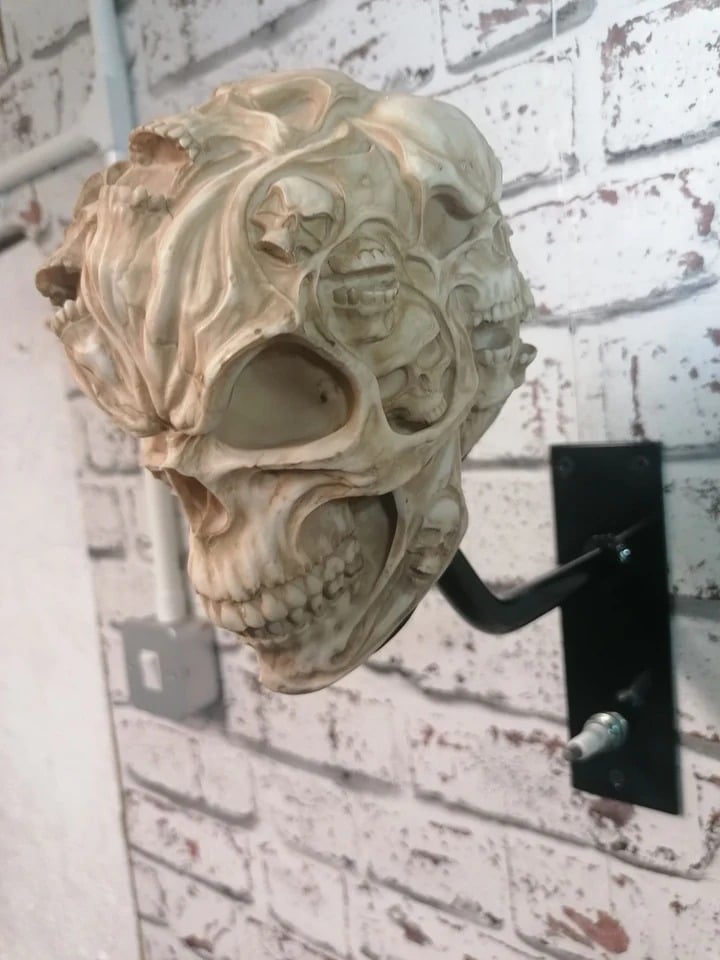 ☠️🏴‍☠️Motorcycle Helmet and Jacket Skull Holder