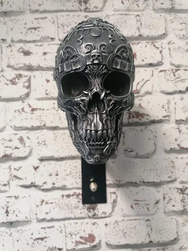 ☠️🏴‍☠️Motorcycle Helmet and Jacket Skull Holder